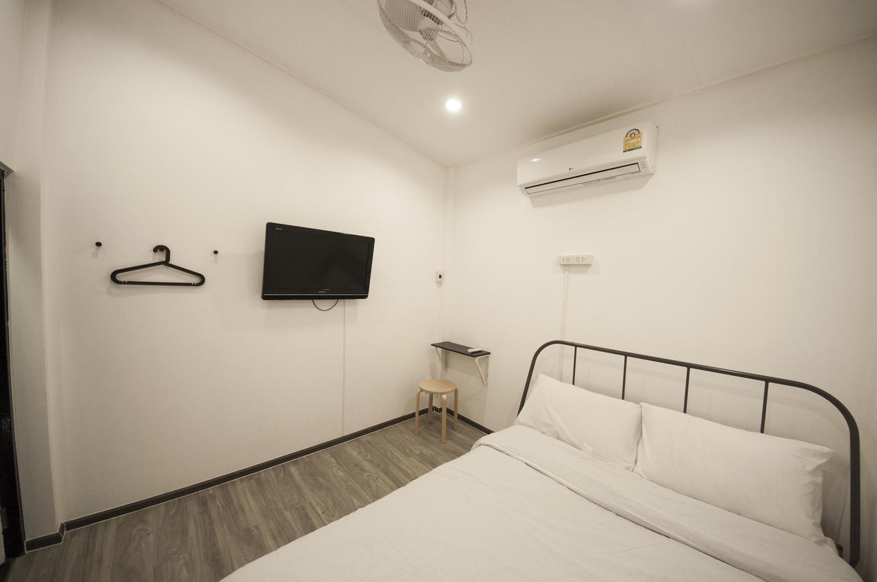 The Hidden House Albergue Bangkok Exterior foto