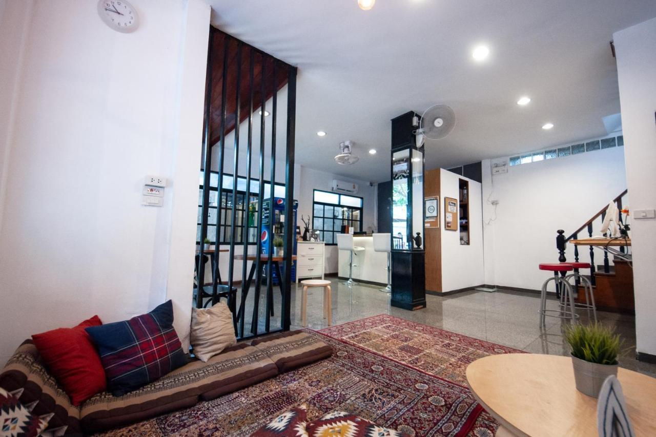 The Hidden House Albergue Bangkok Exterior foto